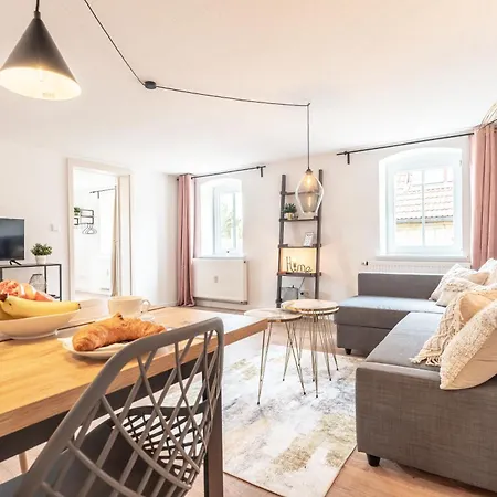 Апартаменты Lexapartments☆apartment Am Marktplatz☆2 Zimmer☆55qm Байройт